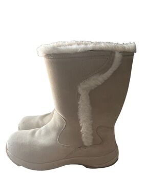 L.L. BEAN Cream Shearling lined Boots Size 6 — Super warm & cozy!!!!